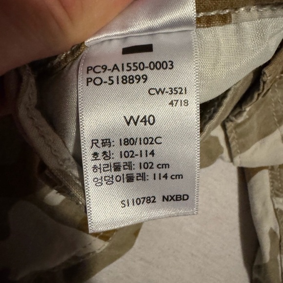 Levi's Green and Tan Cargo Shorts - Picture 4 of 8